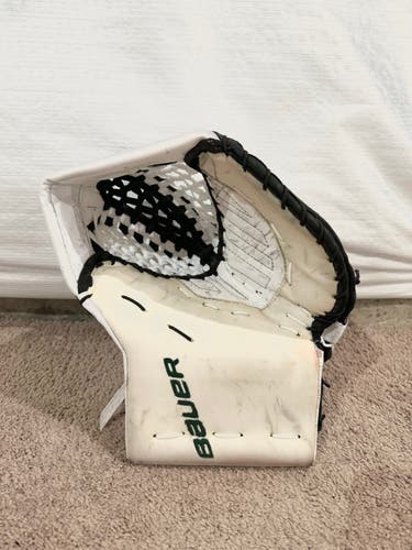 Bauer Supreme Ultrasonic Regular Pro Stock goalie glove