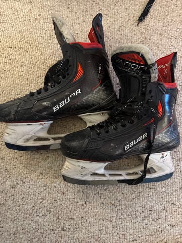 2021 Bauer Vapor 3X Pro Hockey Skates Extra Wide Width Size 3 (Used)