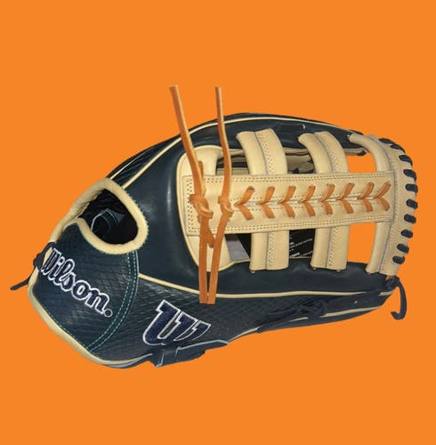 Wilson A2000 RH Outfield Baseball Glove 12.75" (New)