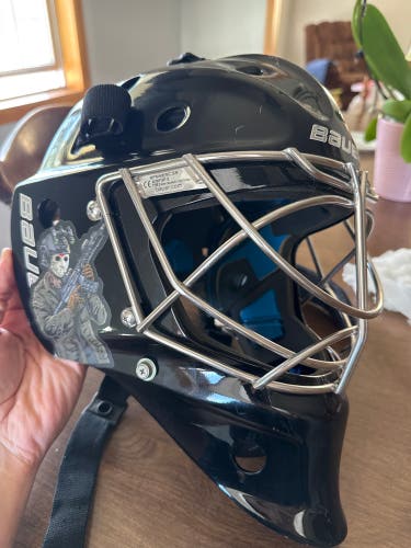 Senior Medium (Fit 2) 2015 Bauer NME 8 Goalie Mask (Used)