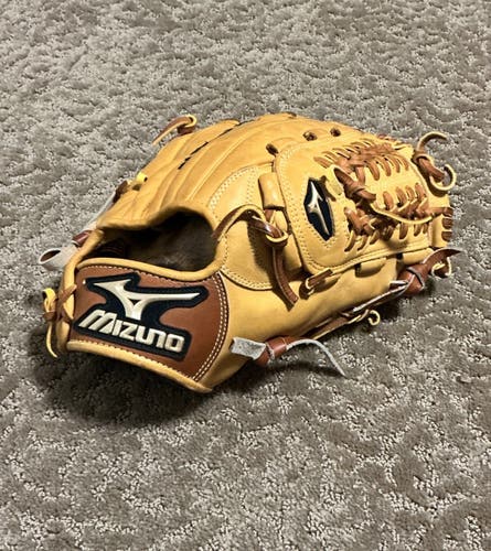 Mizuno Global Elite 11.75" Infield Glove