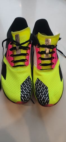 Yellow Men's Adult Size M 10.5 (W 11.5) Nike (Used)