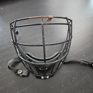 Under Armour Medium/Large Box Cage