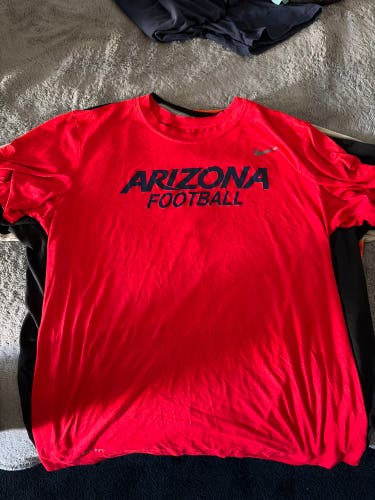 Arizona football Large Men's Nike Dri-Fit Shirt (Used)