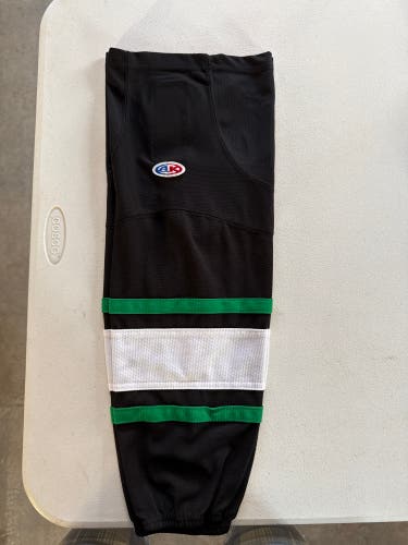 Black Intermediate Medium Athletic Knit Socks (Used)