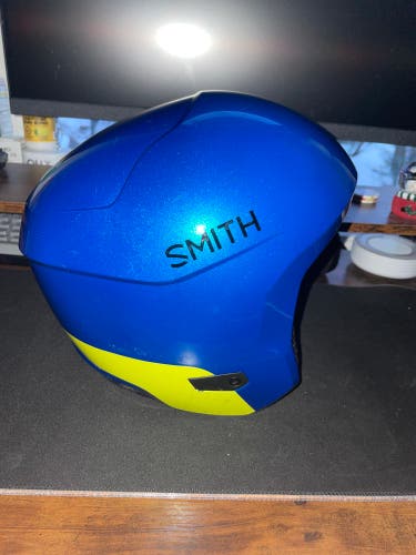 Medium Smith Counter MIPS Helmet (Used) FIS Legal *with chin guard*