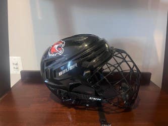 Large Bauer Re-Akt 155 Helmet Pro Stock (Used)