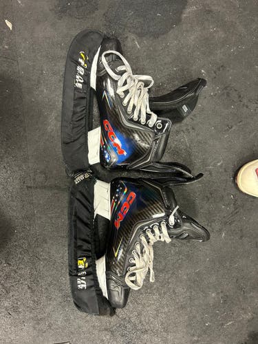 2025 CCM JetSpeed FT8 Pro Hockey Skates Regular Width 8 (Used)
