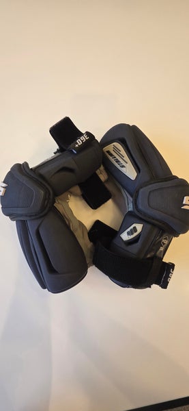 Medium Adult STX Stallion 900 Arm Pads (Used)