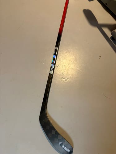 Intermediate CCM JetSpeed FT8 Pro Right Handed Hockey Stick P28 65 Flex (New)