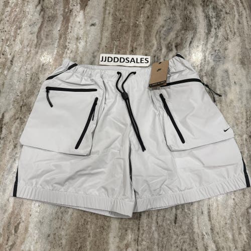 Nike Tech Super Lightweight Above Knee Shorts HJ2946-121 Men’s Sz M NWT $135

New With Tags