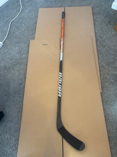 Senior Bauer Vapor Hyperlite Left Hand Hockey Stick P92 70 Flex (Used)