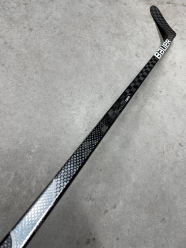 87 Flex P28M Senior Bauer Nexus Geo Left Hand Hockey Stick Pro Stock NCAA (Used)