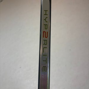 Junior Bauer Vapor Hyperlite 2 Right Handed Hockey Stick P92 30 Flex (Used)