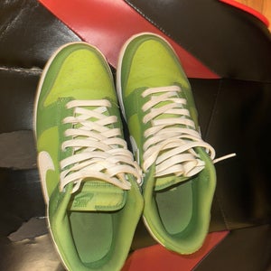 Green Unisex Size M 9.0 (W 10.0) Adult Nike Dunk Low Shoes (Used)
