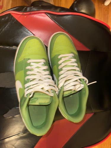 Green Unisex Size M 9.0 (W 10.0) Adult Nike Dunk Low Shoes (Used)