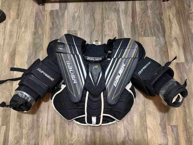 Small Bauer Supreme 1S Goalie Chest Protector (Used)