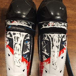 CCM JetSpeed FT680 Shin Pads