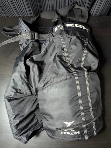 Youth XL Itech Hockey Pants (Used)