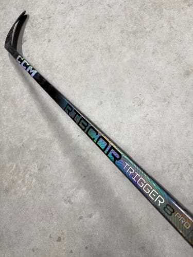 60 Flex P29M Senior CCM Trigger 8 Pro Left Hand Hockey Stick (Restored)