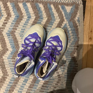 Kid's Size M 4.5 (W 5.5) Nike Lebron 19 Shoes (Used)