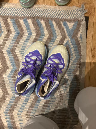 Kid's Size M 4.5 (W 5.5) Nike Lebron 19 Shoes (Used)