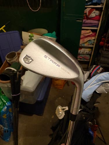Men's Wilson Staff Wilson Staff Staff Model Right Handed Wedge Wedge Flex 52 Degree (Used)
