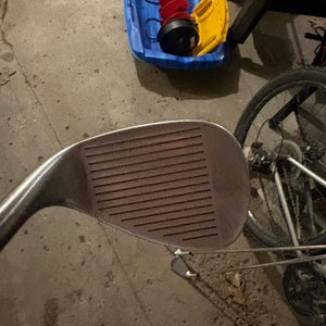 Men's Cleveland CG16 Right Handed Wedge Wedge Flex 62 Degree (Used)