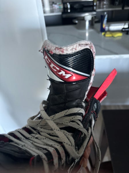 CCM JetSpeed FT4 Pro Hockey Skates Regular Width 8 (Used)