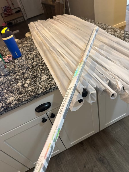 Senior Bauer Vapor Hyperlite 2 Left Hand Hockey Stick P92 (New)