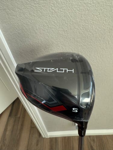 Men's 2022 TaylorMade Stealth Right Handed Driver Stiff Flex 10.5 Loft (New)