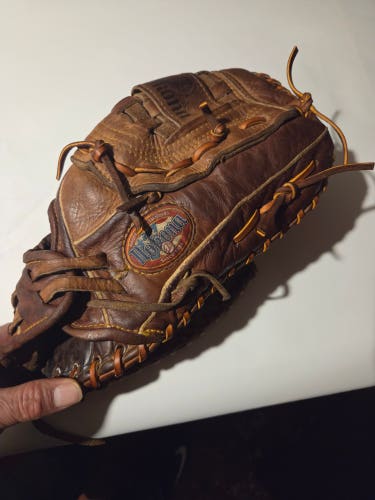 Nokona RH AMG 175-K Buckaroo Baseball Glove 12" (Used)