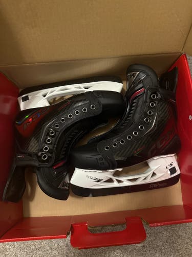 2025 CCM JetSpeed FT8 Pro Hockey Skates 6.5 (New)