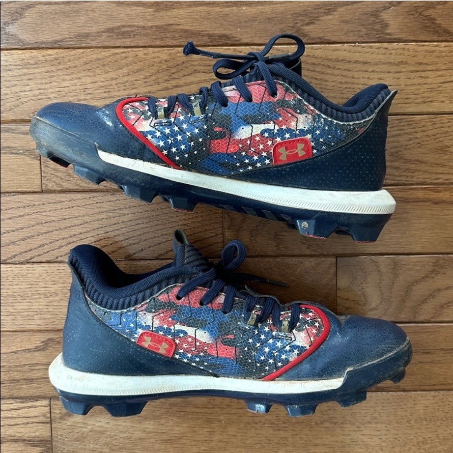 youth metal cleats size 6