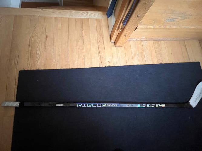 Junior CCM Ribcor Trigger 9 Left Hand Hockey Stick P28 50 Flex (Used)