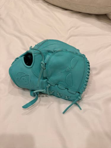 RH Shadow Pitcher's Baseball Glove 12" (New)