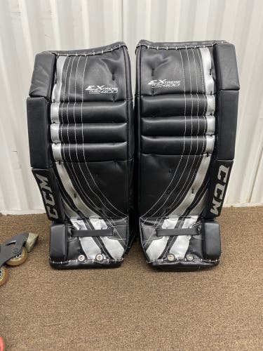24" CCM Extreme Flex 400 Goalie Leg Pads (Used)