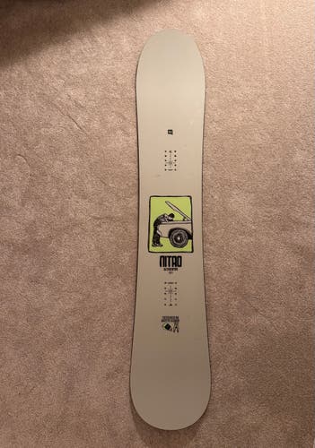 Men's Nitro Alternator Snowboard All Mountain Without Bindings Directional 157 cm (Used)
