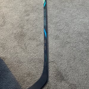 Junior Bauer Nexus Tracer 50 flex Right Handed Hockey Stick P28(New)