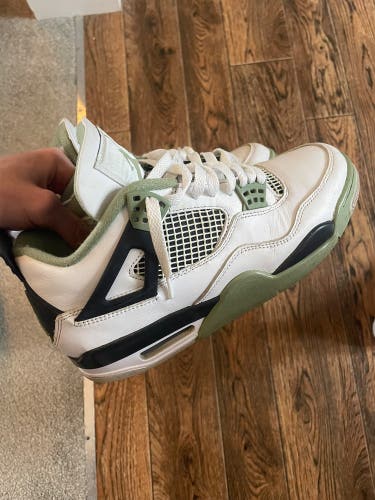 Green Men's Size M 9.5 (W 10.5) Adult Air Jordan Jordan 4 Shoes (Used)