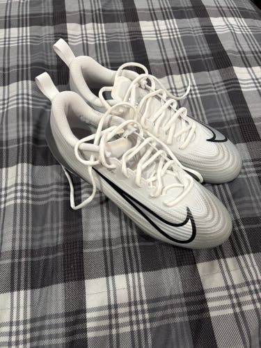 White Men's Size M 9.0 (W 10.0) Adult Nike Vapor Low Top (New)