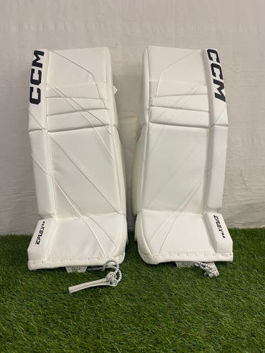 CCM EFlex 6.9 Goalie Leg Pads | Intermediate 31+1"