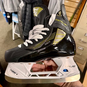 Black/Yellow 2024 True Catalyst 7 Hockey Skates Regular Width Size 6.5 Senior (New)