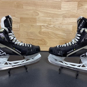 Black 2022 CCM AS-V Hockey Skates Regular Width 11 (New)