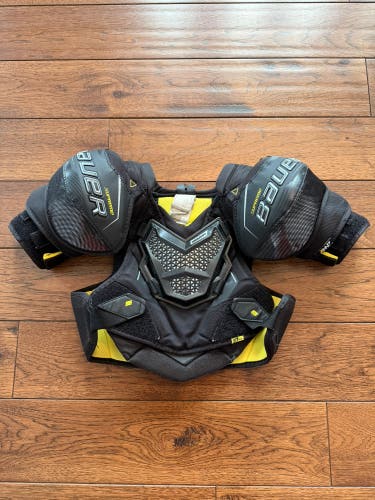 Men's Small Junior Bauer Supreme 3S Pro Shoulder Pads (Used)
