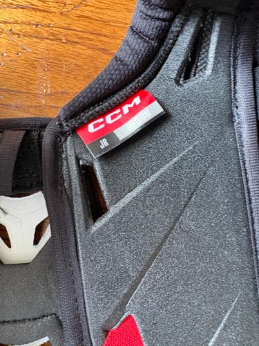 Medium Junior CCM JetSpeed FT6 Pro Shoulder Pads (New)