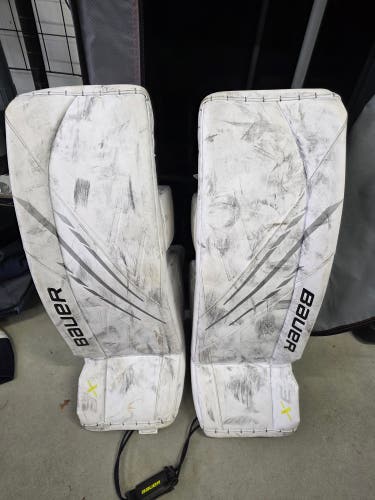 Large Bauer Vapor 3X Goalie Leg Pads (Used)