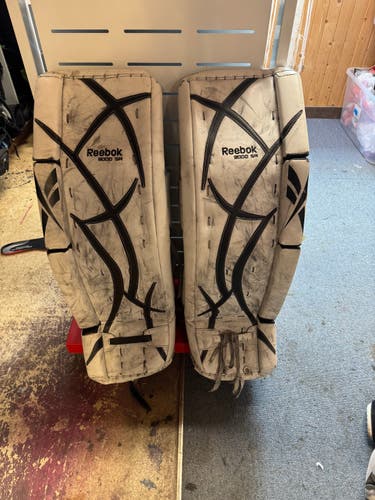 Reebok 9000 SR Goalie Leg Pads (Used)