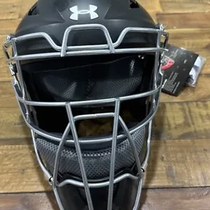 Under Armour Converge Solid Matte Catching Mask-Adult-Black (new)