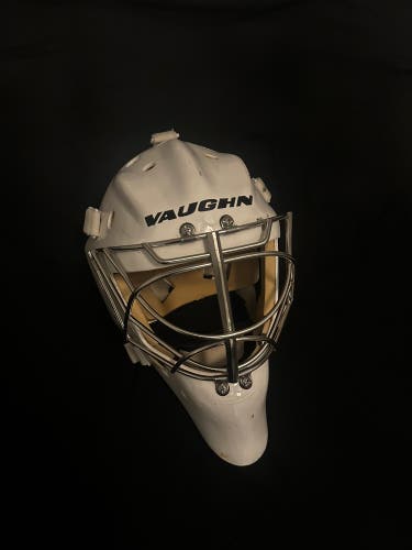 Vaughn VM Pro Goalie Mask - Size M
